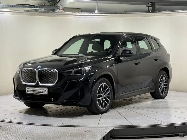 BMW iX1 xDrive30 M Sportpaket AHK ACC 360° HUD HK 2025 Elektrisch