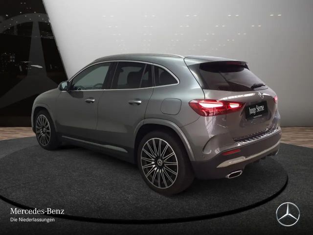 Mercedes-Benz GLA 220