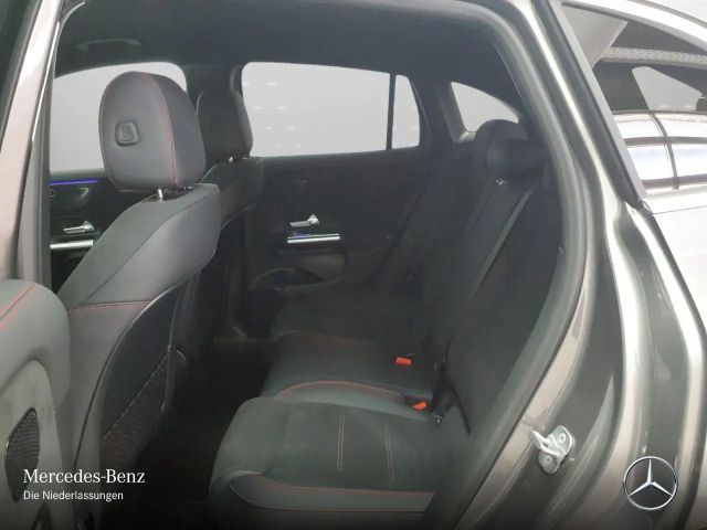 Mercedes-Benz GLA 220