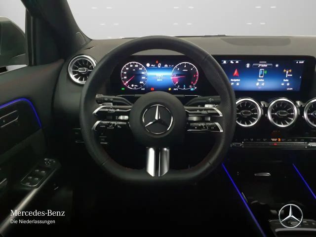 Mercedes-Benz GLA 220
