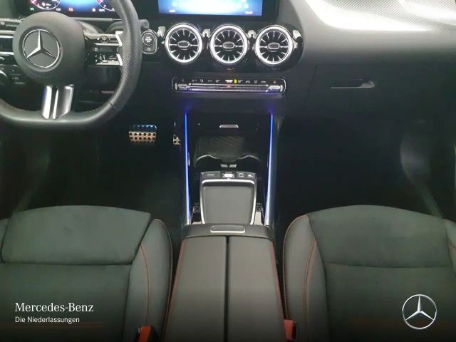Mercedes-Benz GLA 220