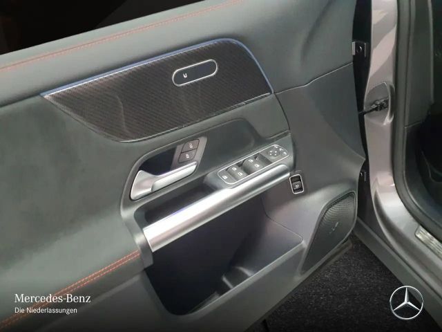 Mercedes-Benz GLA 220