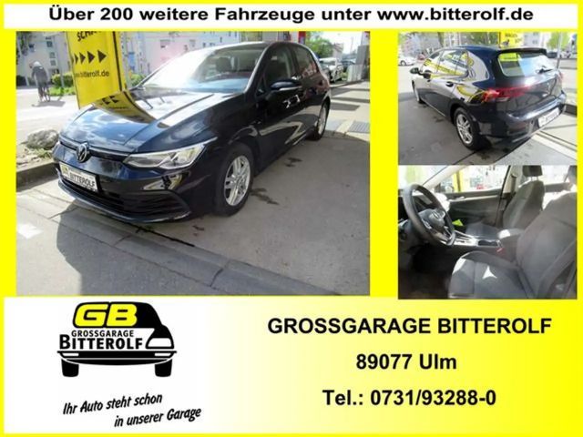 Volkswagen Golf VIII Life 1.0eTSI DSG Limousine Navi/SHZ/PD 2022 Benzine