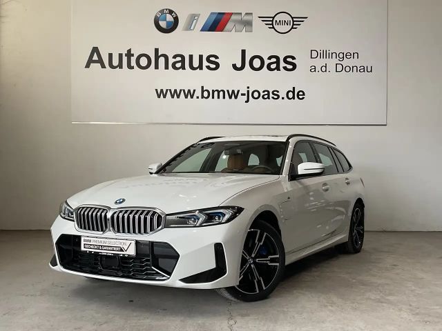 BMW 330 e xDrive |Anhängerkuppl. |Glasdach |M Sportpaket 2025 Hybride / Benzine