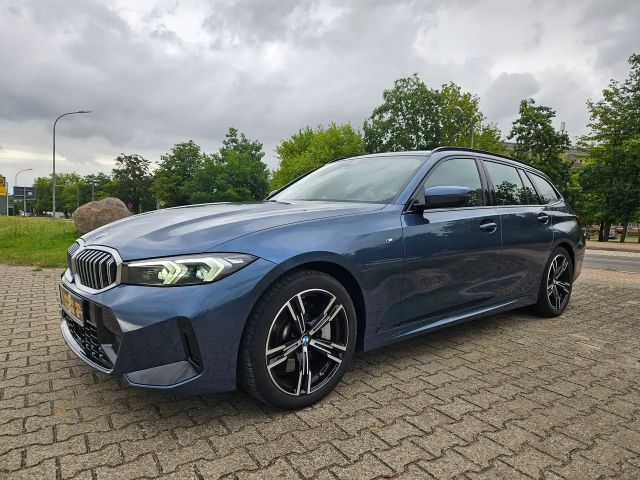 BMW 330 i xDrive M Sport ACC ALARM NAVI LED e.Heckkl.Kamer 2025 Benzine