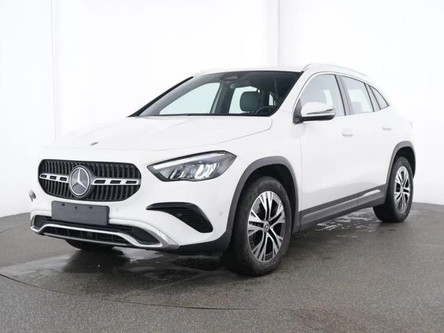 Mercedes-Benz GLA 180 2024 Benzine