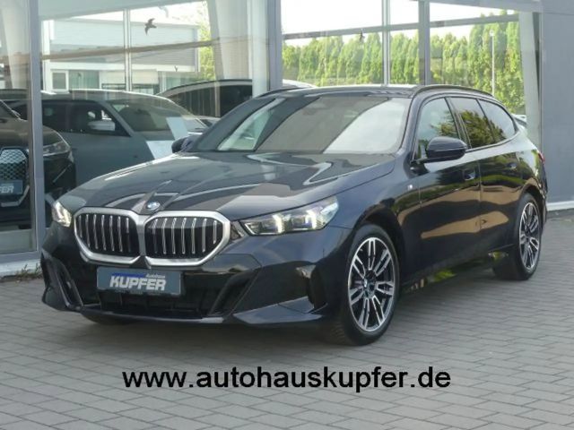 BMW 520 d Tour°M Sportp. Pano°AHK-HarmK.-ACC°Std.hzg 2024 Diesel