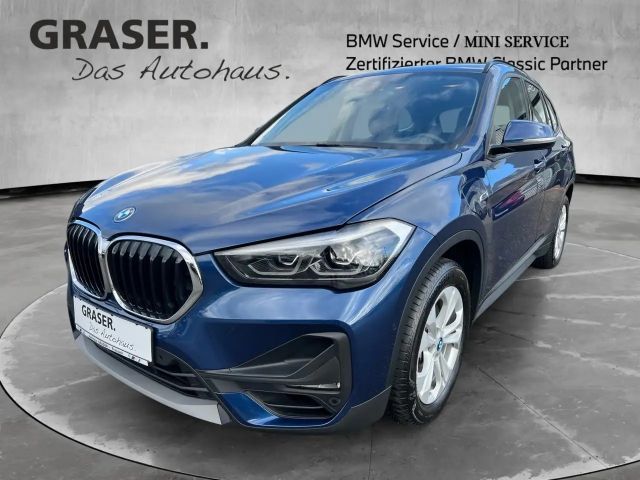 BMW X1 xDrive25e Advantage AHK HiFi DAB Navi Shz LED 2022 Hybride / Benzine