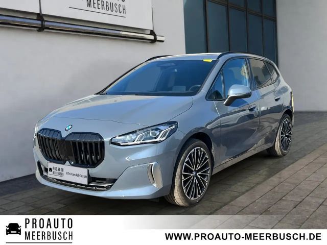 BMW 218 i Active Tourer Luxury Line AHK/MMRY/HUD/PANO 2024 Benzine