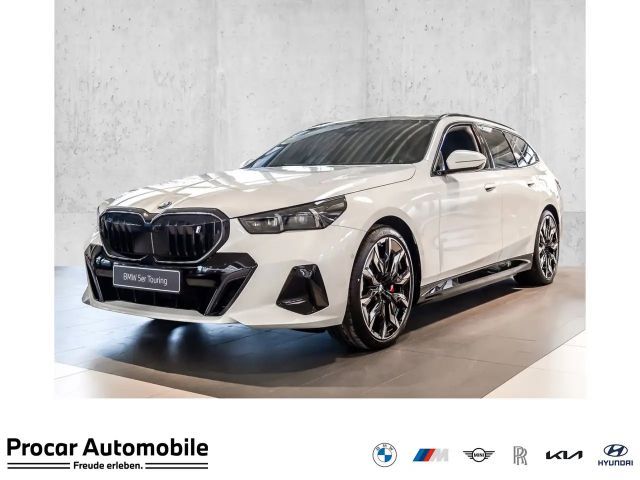 BMW i5 eDrive40 Tour. M Sport Pro HUD+PANO+ACC+AHK +Autob 2026 Elektrisch