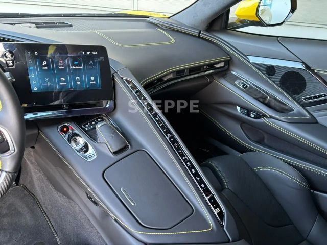 Corvette C8