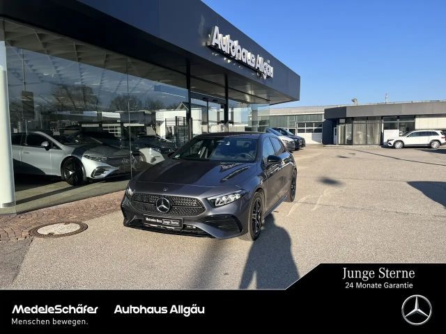 Mercedes-Benz A 250 A 250 e AMG Night 18" AHK KeylessGO Ambiente LED 2023 Hybride / Benzine