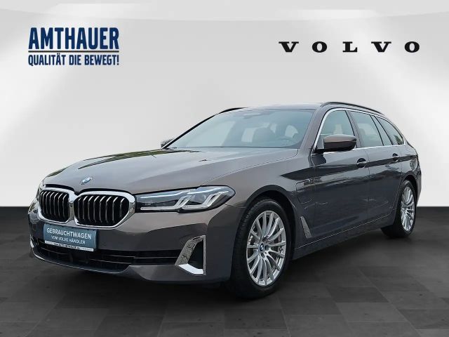 BMW 520 5 Touring 520 e Luxury Line 360°+HEAD-UP+DASHCAM 2021 Hybride / Benzine