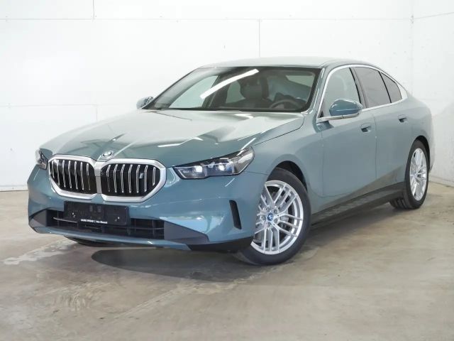 BMW i5 eDrive40 19" Komfortsitze 360° ab 489€ mtl. o. AZ 2025 Elektrisch