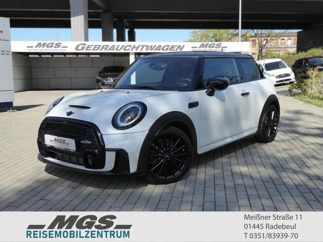 MINI Cooper S 'JCW Trim' #DKG #HUP #NAV #PREMIUM #TEMP 2023 Benzine