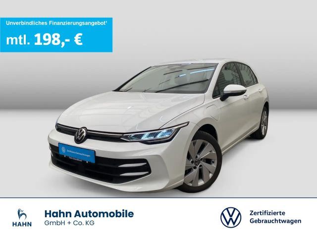 Volkswagen Golf VIII 1.5TSIe DSG Life ACC Cam HuD LED Navi 2025 Hybride / Benzine
