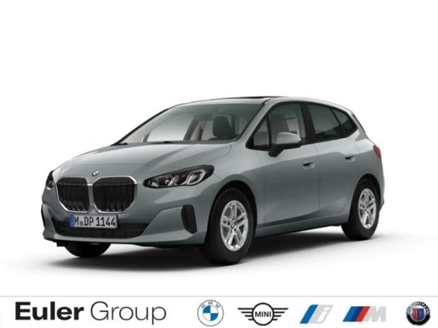 BMW 220 Active Tourer i PANO Leder SHZ LED NAV Memory Sitz 2023 Benzine