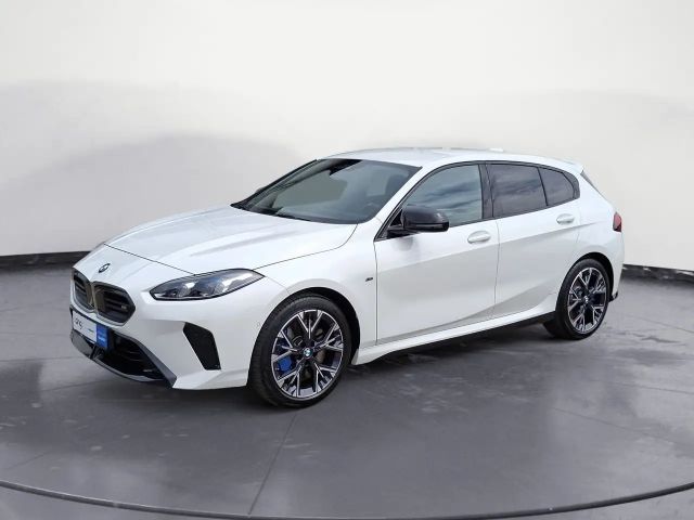 BMW 135 xDrive M SPORT harman/kardon Alarmanlage Pa 2025 Benzine