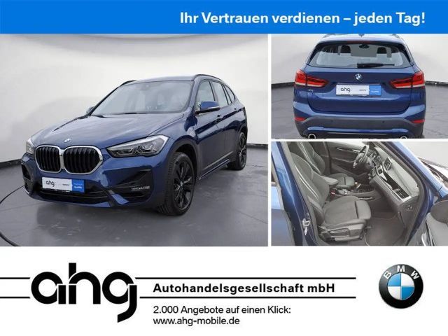 BMW X1 xDrive20i Sport Line Steptronic Top gepflegt 2021 Benzine