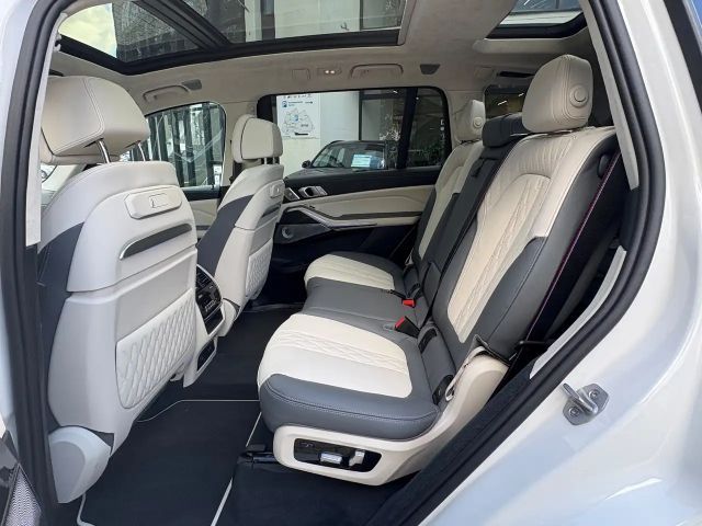 BMW X7 M