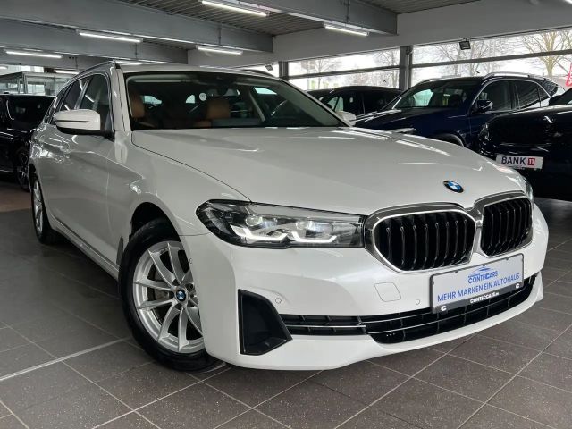 BMW 520 520d Touring xDrive 4Z+ASSIST+Park+Standheizung 2023 Diesel