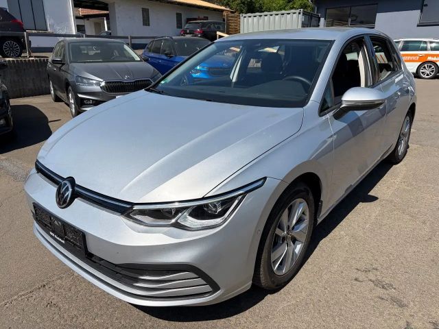 Volkswagen Golf VIII Lim. Life eTSI 2021 Benzine