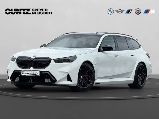 BMW M5 Touring ab 1,99% eff. / Driving+Parkingassist B/W 2025 Hybride / Benzine
