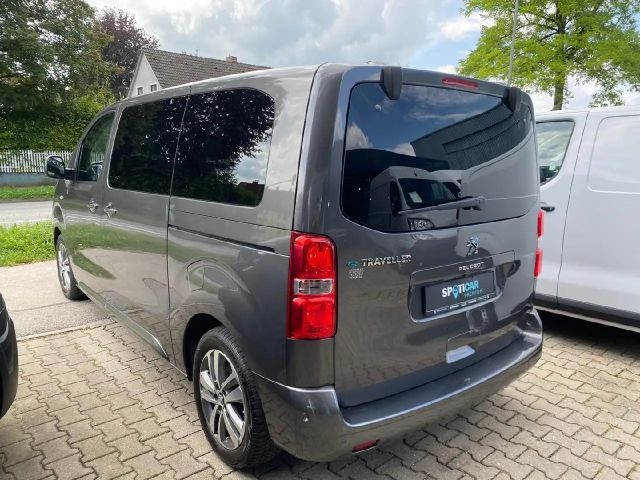 Peugeot Traveller