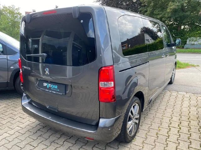 Peugeot Traveller