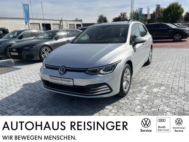 Volkswagen Golf VIII Variant 1.5 eTSI Life DSG (Navi+LED+Standh.+A 2022 Benzine