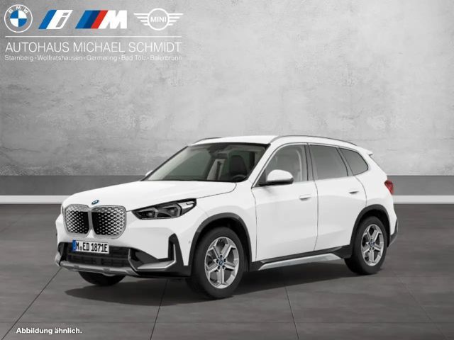 BMW iX1 eDrive20  xLine DAB LED RFK Komfortzg. Shz 2025 Elektrisch