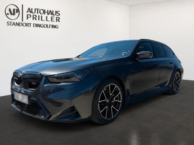 BMW M5 Touring/0,5% Verst./Ultimate/AHK/Carb.Kermaik 2025 Hybride / Benzine