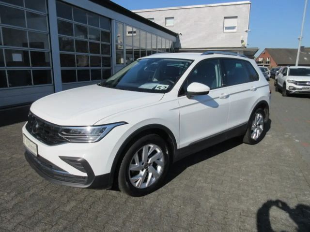 Volkswagen Tiguan Active 1.5 TSI DSG NAVI KAMERA ACC ALU 18 LED APS SITZH. 2022 Benzine