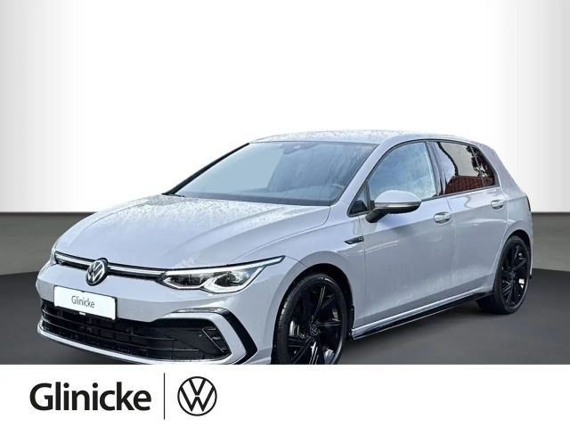 Volkswagen Golf VIII R-Line 1.5 eTSI DSG, RFK, NAVI, MATRIX 2024 Benzine