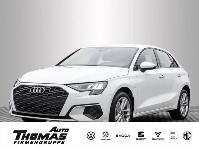 Audi A3 40 TFSI e S tronic PDC+RFK 2023 Hybride / Benzine