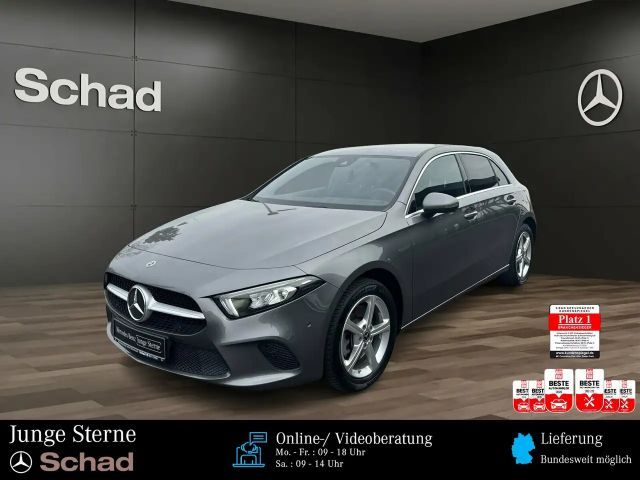 Mercedes-Benz A 250 A 250 e +PROGR+NAVI+AHK+LED+KAM+CARPLAY+AMBI+SHZ 2022 Hybride / Benzine