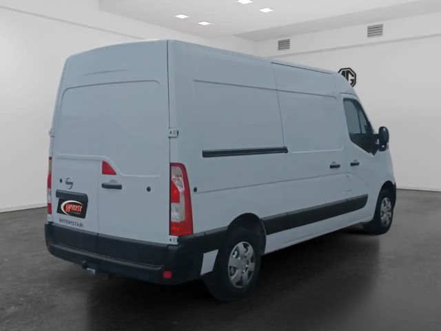 Nissan Interstar