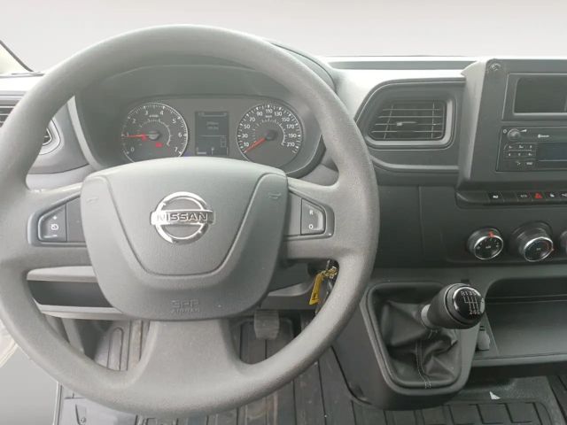 Nissan Interstar