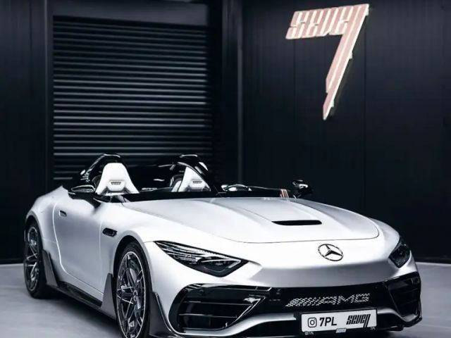 Mercedes-Benz SL 63 AMG Mercedes-AMG PureSpeed  MYTHOS Series  1 of 250 2025 Benzine