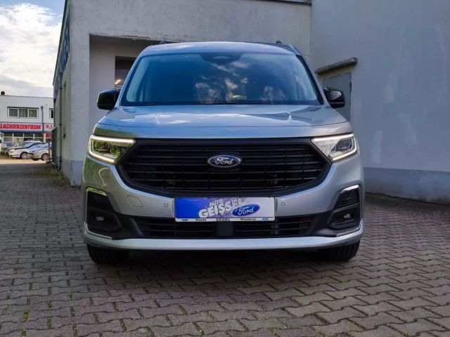 Ford Grand Tourneo