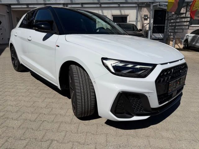 Audi A1 Sportback 40 TFSI S line, S line 2x, VOLL!! 2025 Benzine