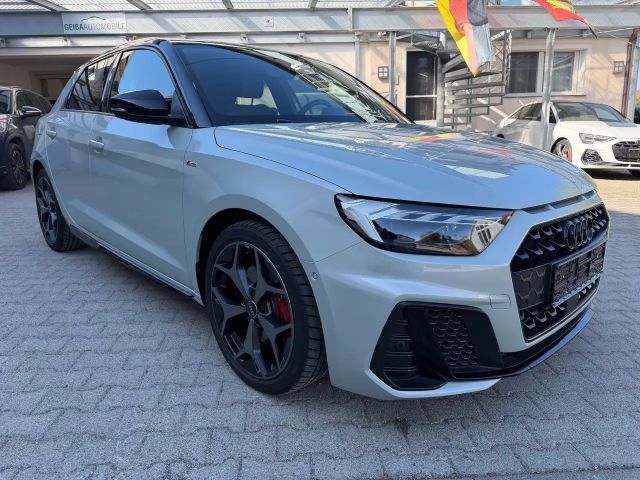 Audi A1 Sportback 40 TFSI S line, S line 2x, VOLL!! 2025 Benzine