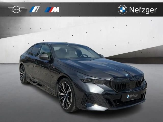 BMW i5 xDrive40 M Sport Pro PANO LED B&W RFK 2024 Elektrisch