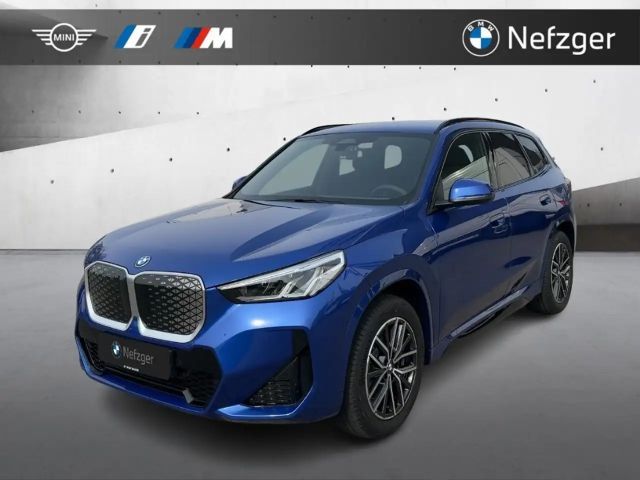 BMW iX1 xDrive30 M Sport Alcantara Park-Assistent 2026 Elektrisch