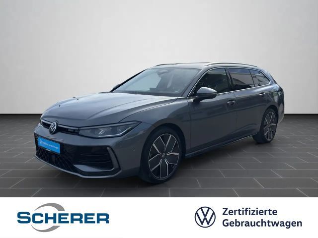 Volkswagen Passat Variant R line 2.0 TDI DSG 4M. MATRIX PAN 2026 Diesel