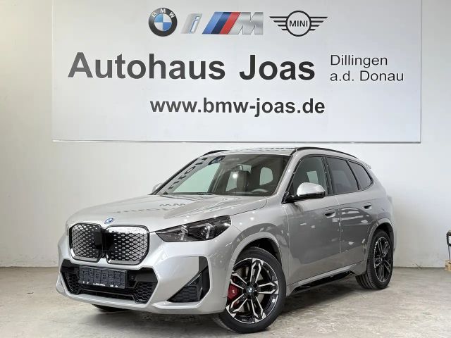 BMW iX1 xDrive30 M Sportpaket | Komfortzugang | Panorama G 2026 Elektrisch