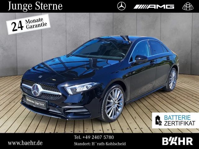 Mercedes-Benz A 250 A 250 e Limo AMG/MBUX/LED/Pano/Parktr.+RFK/LMR19 2021 Hybride / Benzine