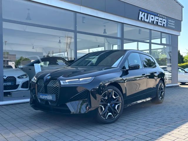 BMW iX xDrive50 Sportpak.-22-PANO°belüf.Massage°AHK 2023 Elektrisch