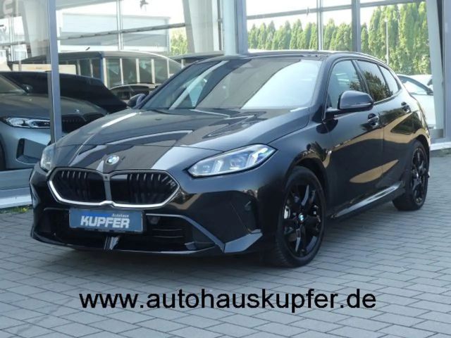 BMW 120 i M Sport AHK°Ad.LED+Fwk.360°-HUP+Harm.Kard. 2025 Benzine