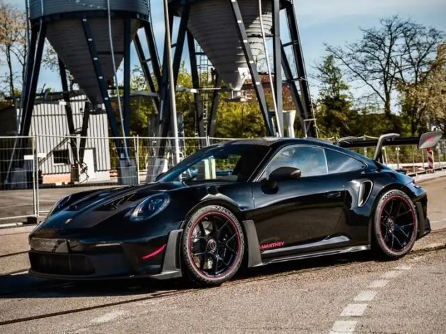Porsche 992 Porsche 911 GT3 RS Weissach Manthey Lift 2025 Benzine